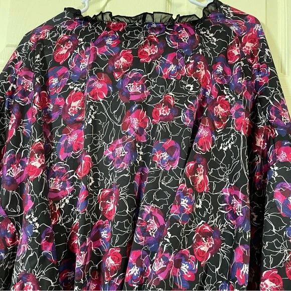 torrid Kimono Sleeve Midi Robe - Satin Floral Black Water Outline Floral 3X / 4X - Picture 15 of 16